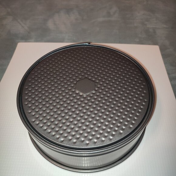 8 Inch Cake Baking Pan Bakeware Ovenware Deserts Spring Form Removable Bottom - Picture 5 of 7